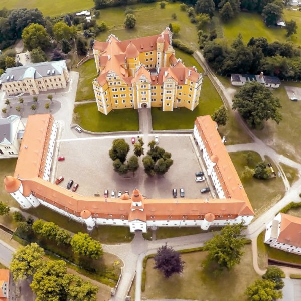 Sanierung und Umbau zur Wiederbelebung des Hinterschlosses des Schloss Annaburg